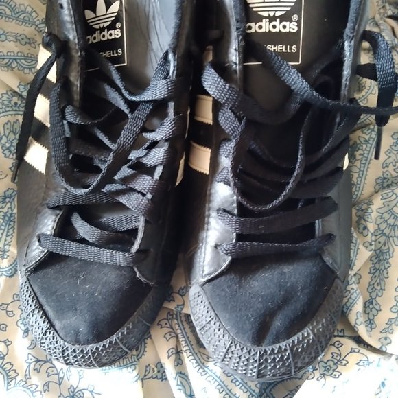 Men's Adidas sneakers - Picture 2 of 3